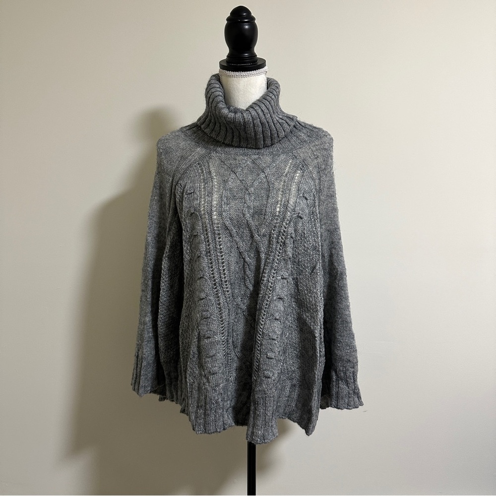 H&M - Grey Turtleneck Pullover Shawl